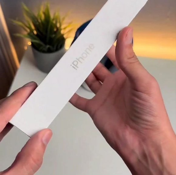 Iphone 15 - Picture 6 of 6